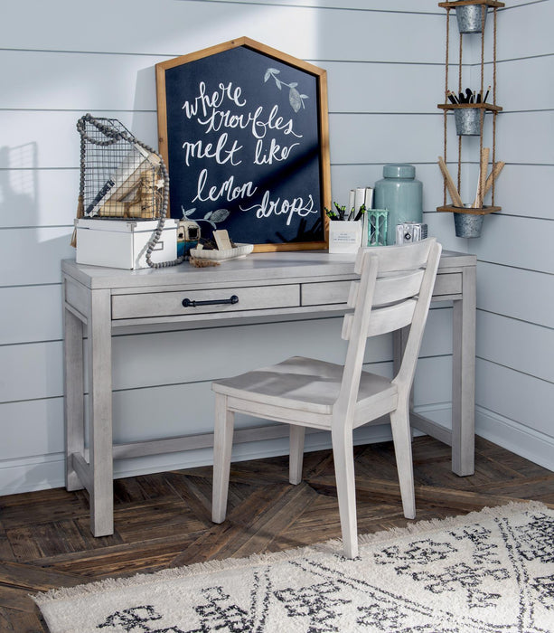 Summer Camp - Desk