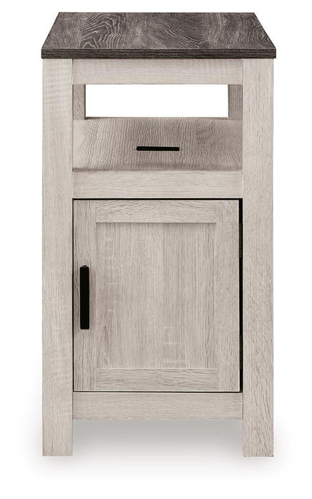 Fendenmore - Chair Side End Table