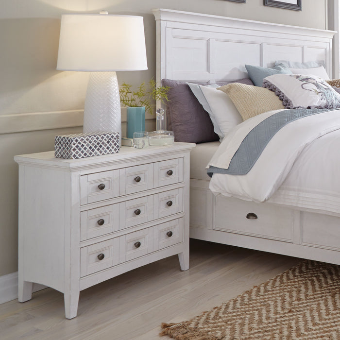 Heron Cove - Relaxed Traditional Chalk White Three Drawer Nightstand - Chalk White