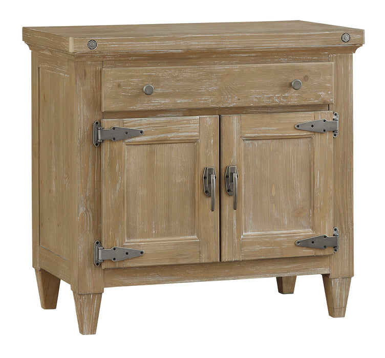 Lynnfield - Bachelor Chest - Weathered Fawn